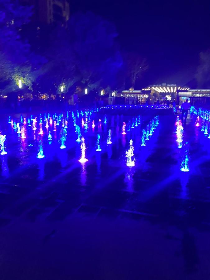 Holiday Centrum Erywań Zewnętrze zdjęcie